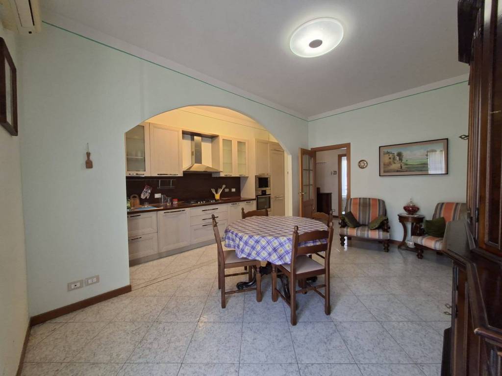 Appartamento a Scandicci in Via Vincenzo Monti - Foto 2