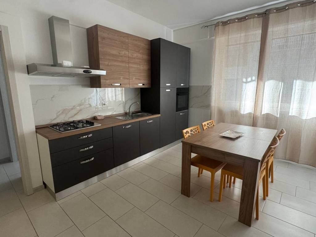 Appartamento a Monopoli in Via Alcide De Gasperi - Foto 4
