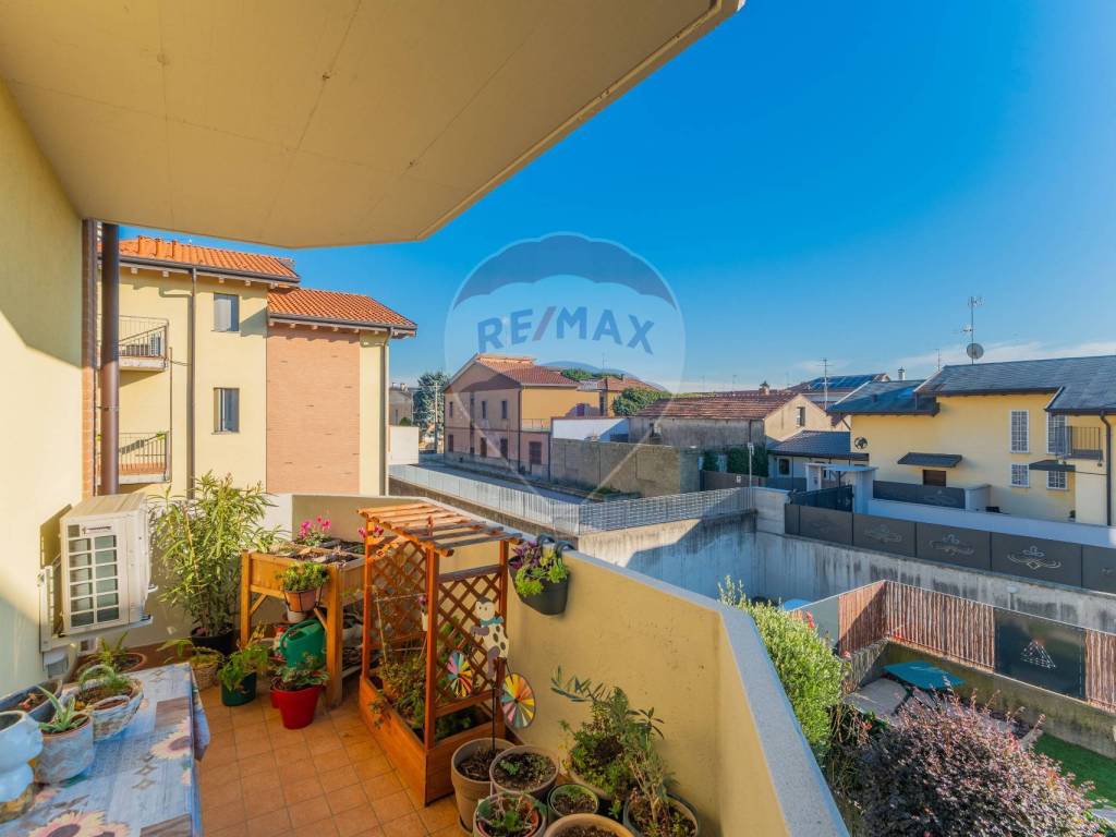 Appartamento a Cairate in via de amicis, 43 - Foto 4