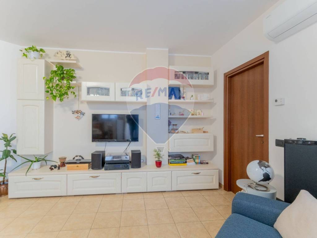 Appartamento a Cairate in via de amicis, 43 - Foto 5