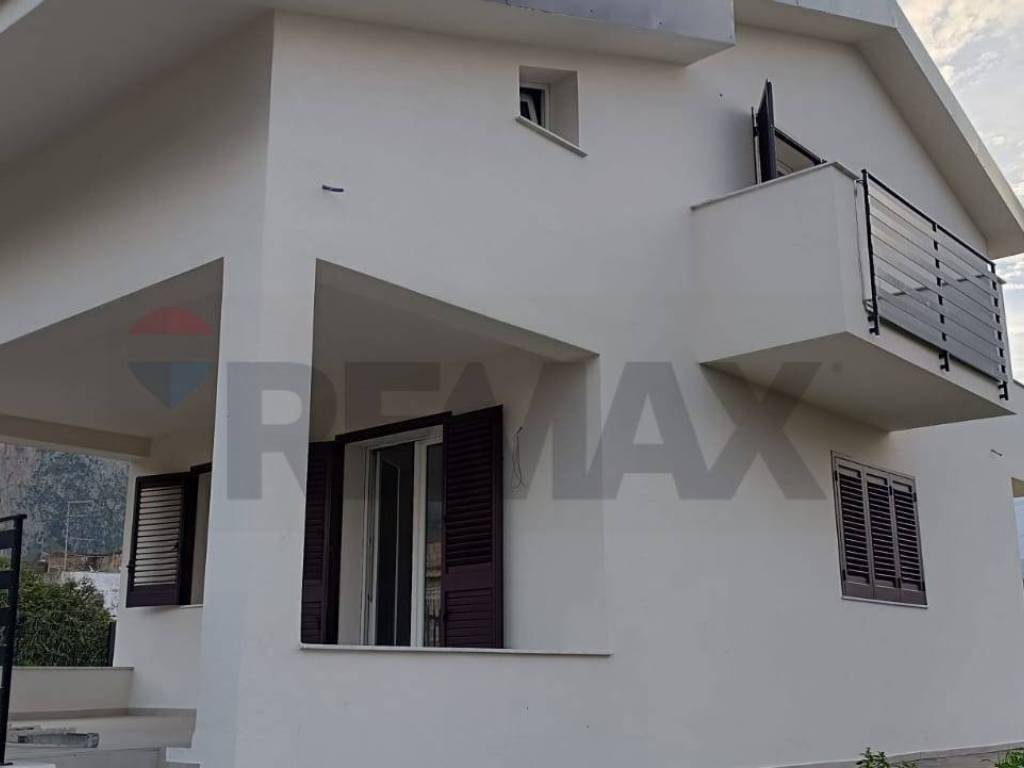 Villa a Carini in via Industrie - Foto 2