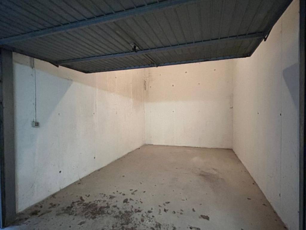 Box / garage a Sondrio in Via Lusardi, 24 - Foto 2