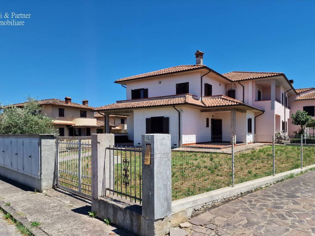 Villa a Città della pieve in Via Cesare Pavese, 11 - Foto 2