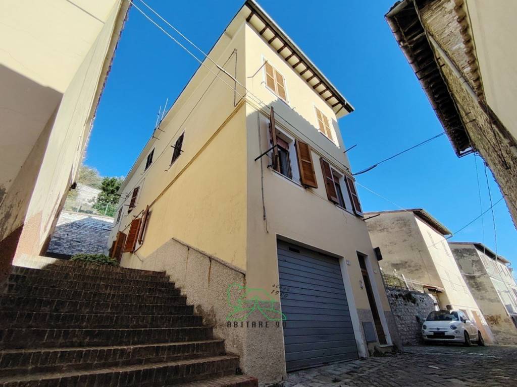 Appartamento a Fossombrone in VIA NAZARIO SAURO, 77 - Foto 2