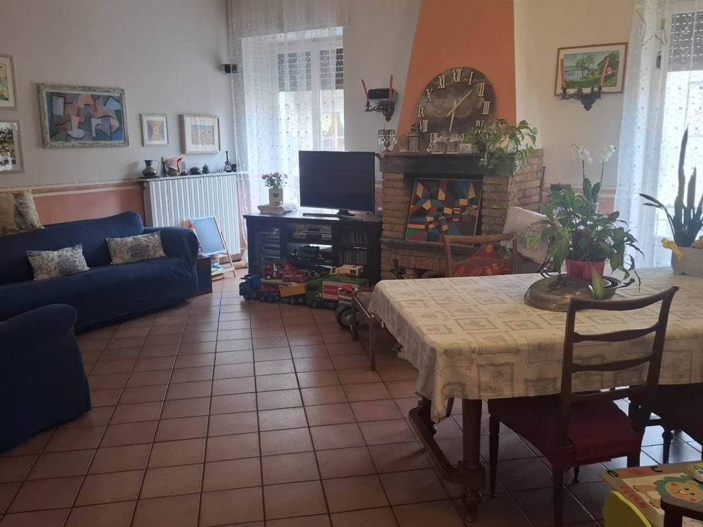 Appartamento a Barzanò in via garibaldi, 99 - Foto 3