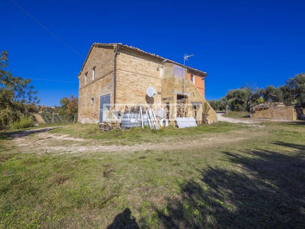 Rustico / casale a Corridonia in Contrada Massaccio - Foto 3