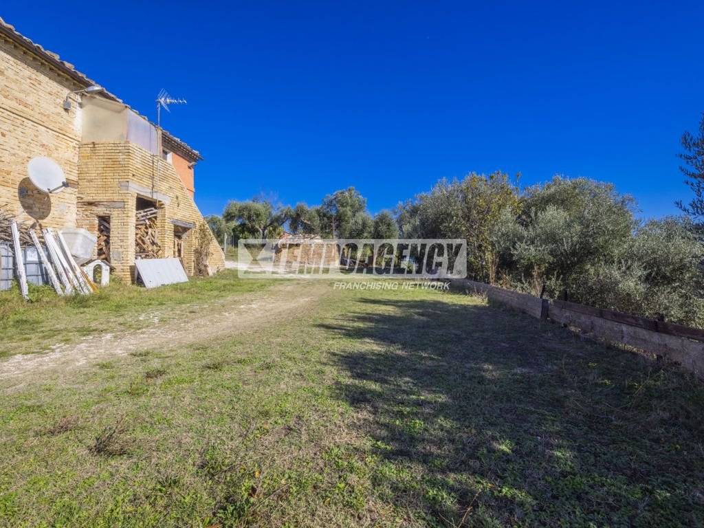 Rustico / casale a Corridonia in Contrada Massaccio - Foto 4