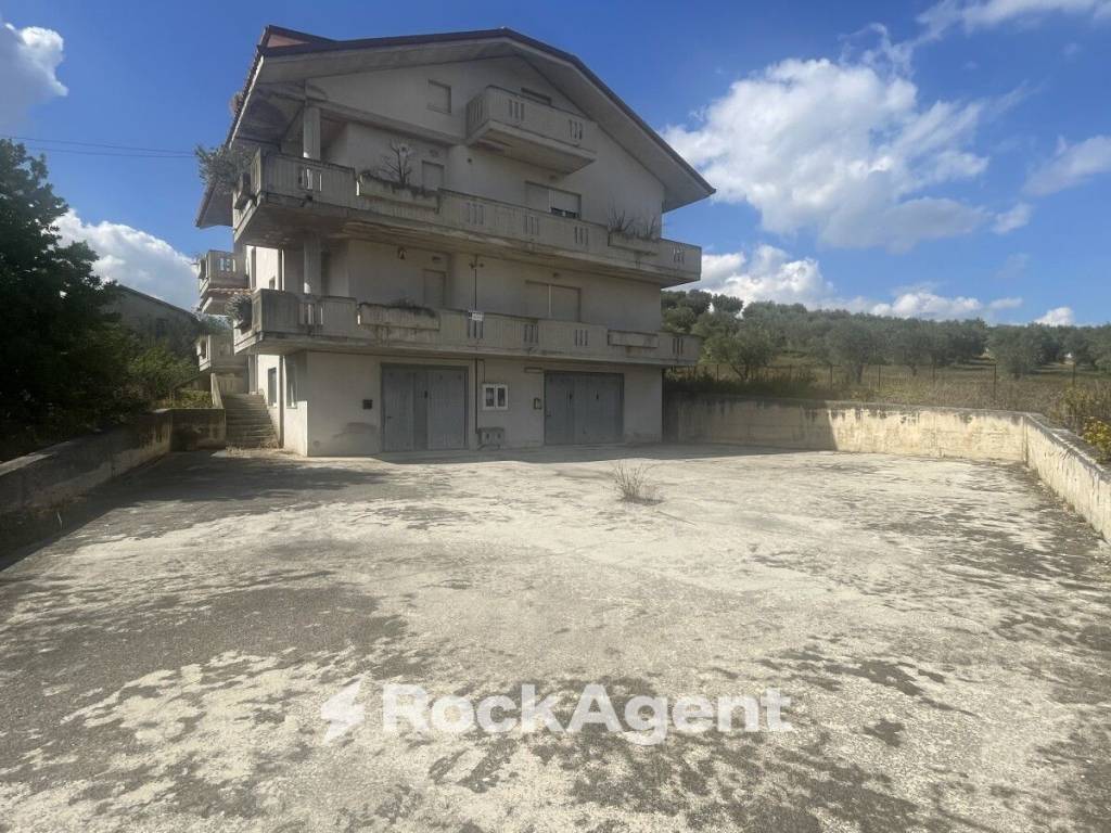 Appartamento a Sant'egidio alla vibrata in Via Archimede, 61 - Foto 2