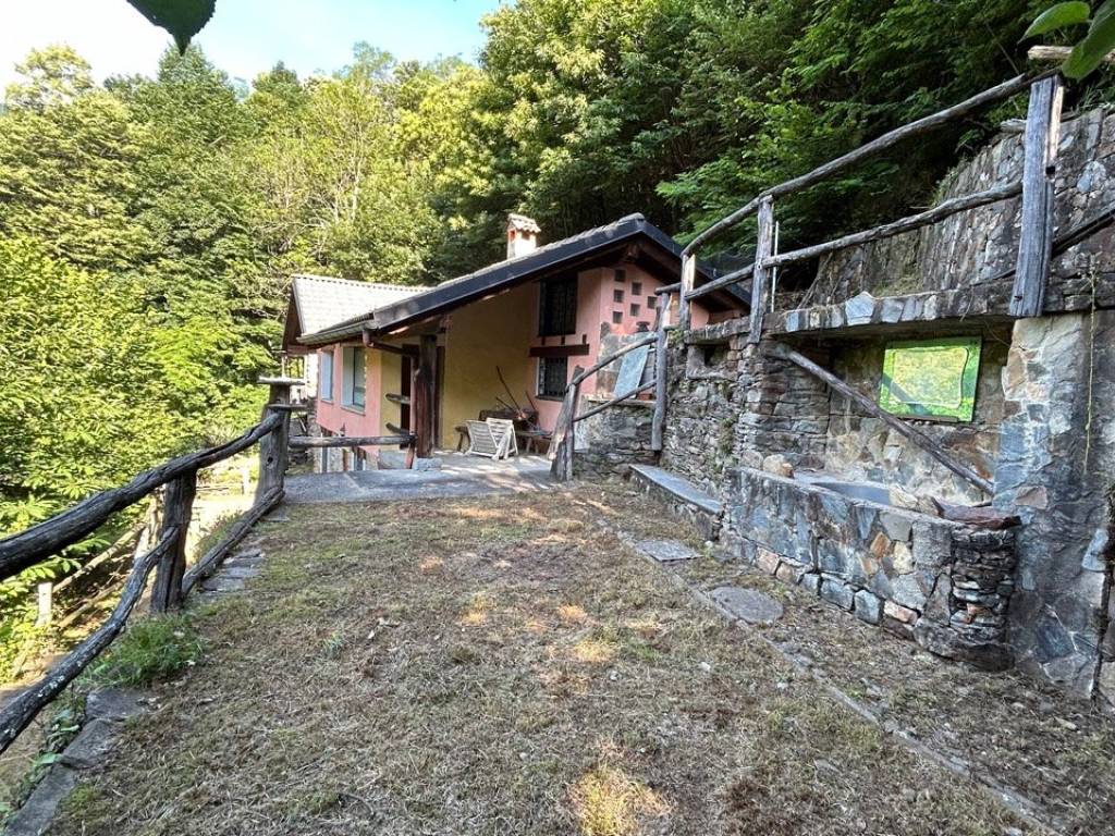 Casa indipendente a Valle cannobina in Via Brandibella, 2 - Foto 4