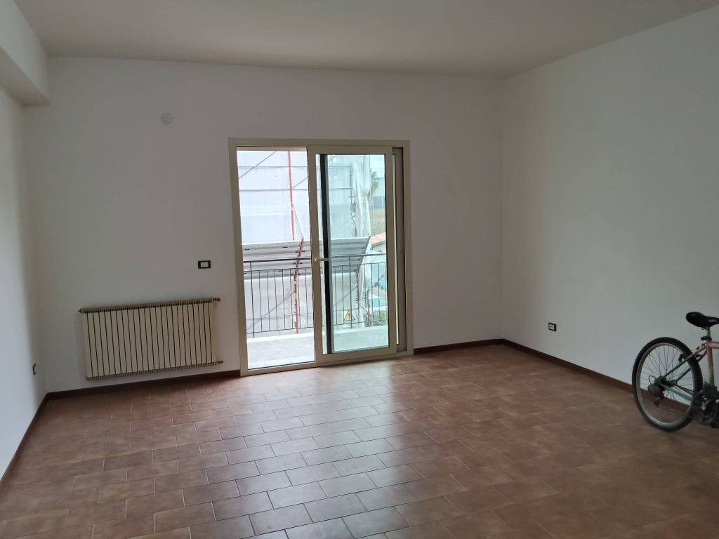 Appartamento a Gioiosa marea in Via Caltanissetta - Foto 4
