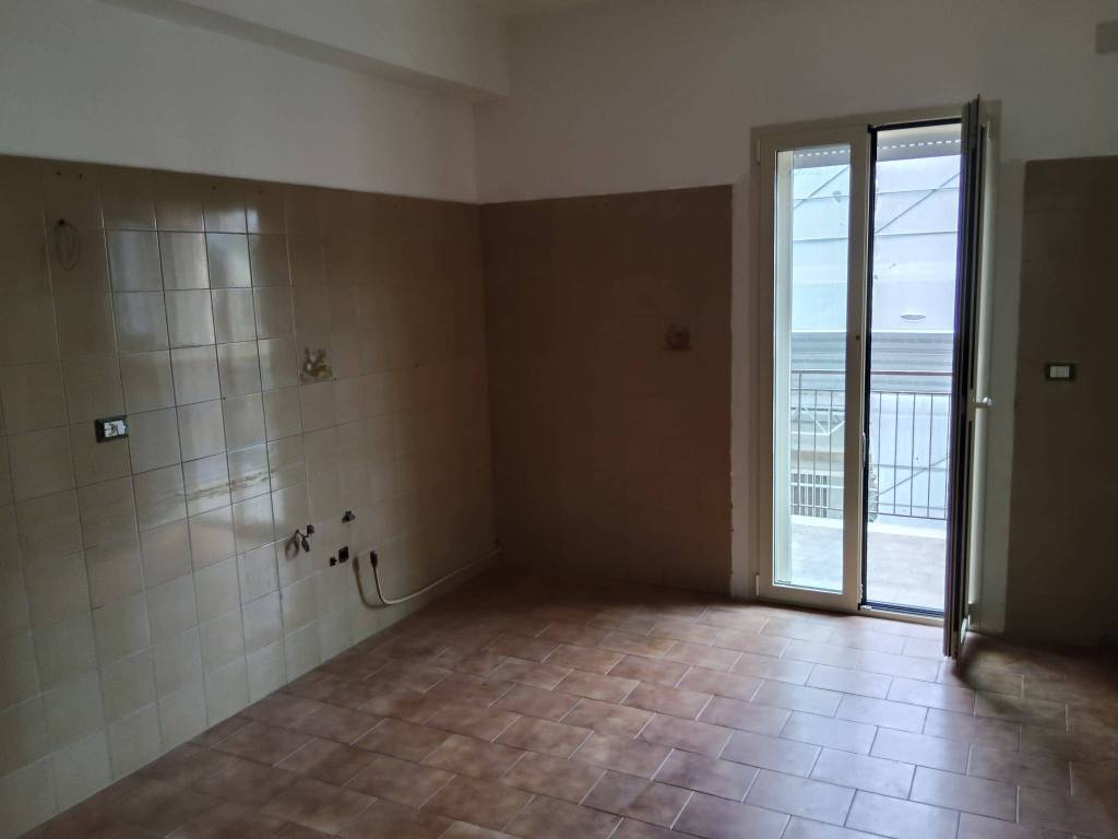 Appartamento a Gioiosa marea in Via Caltanissetta - Foto 5