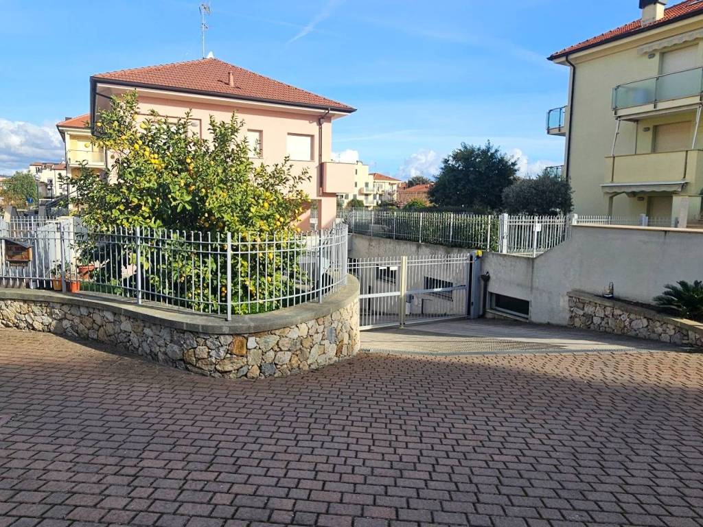Box / garage a Borghetto santo spirito in Via Monviso - Foto 2