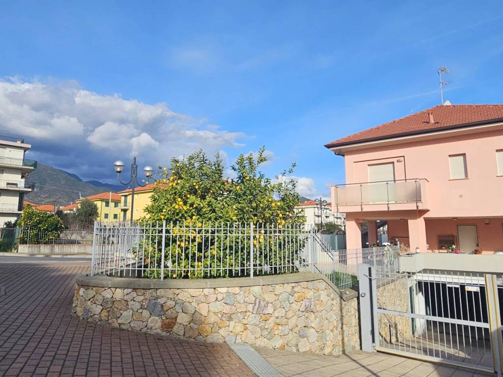 Box / garage a Borghetto santo spirito in Via Monviso - Foto 3