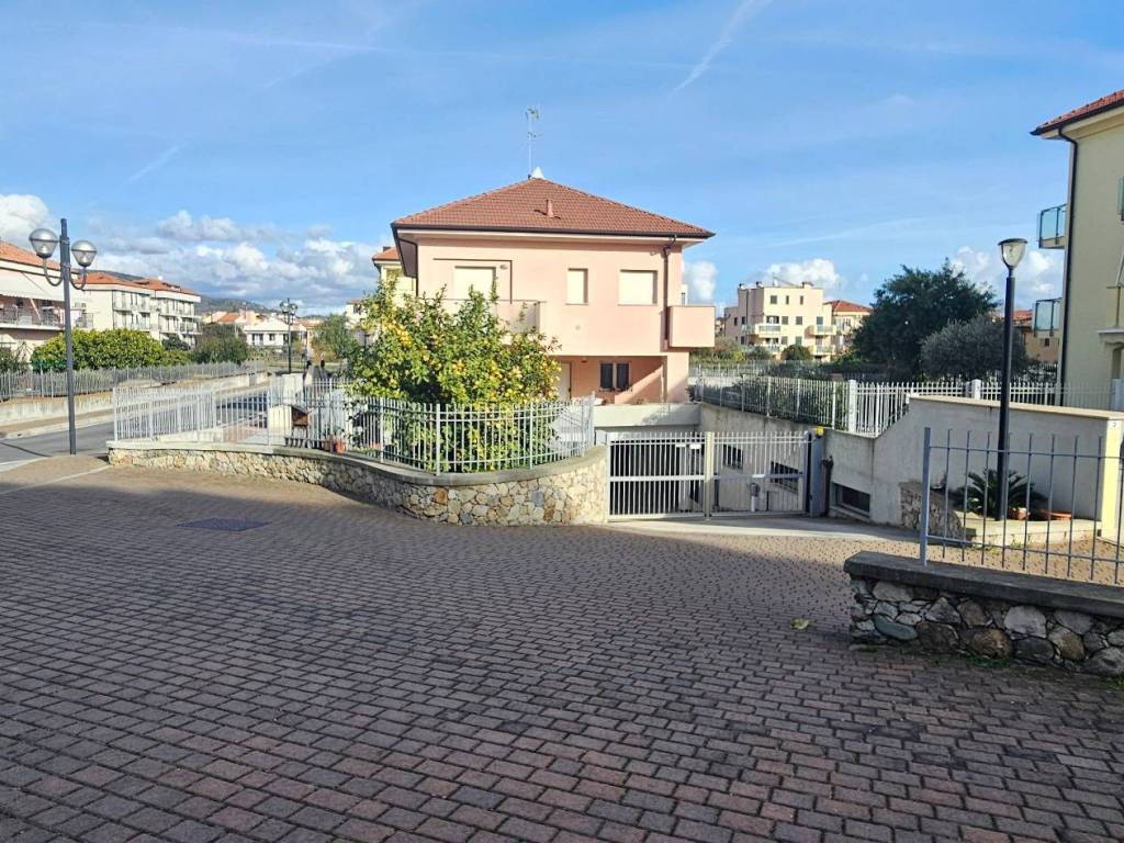 Box / garage a Borghetto santo spirito in Via Monviso - Foto 4