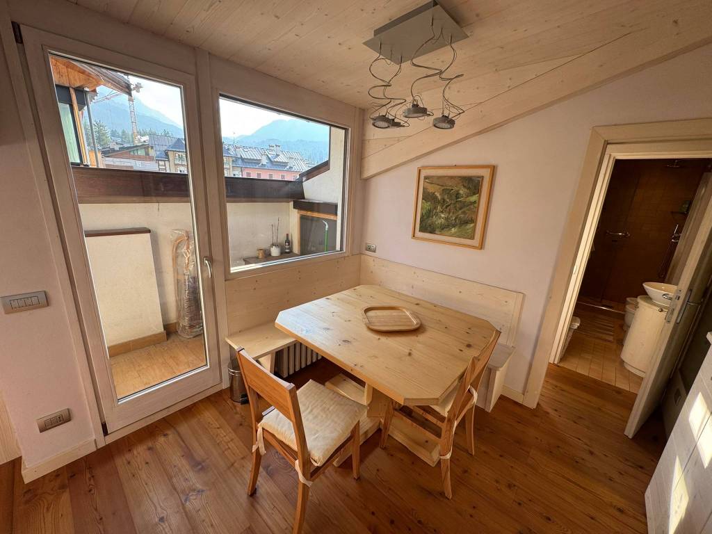 Appartamento a Cortina d'ampezzo in Via Cesare Battisti, 43 - Foto 3