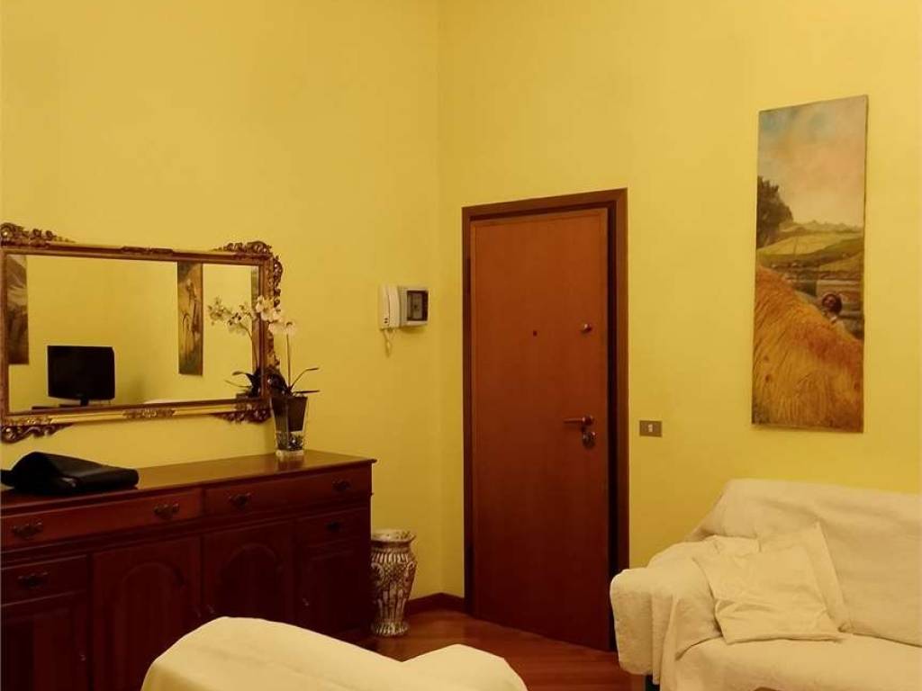 Appartamento a Modena in VIA BATTISTI - Foto 2