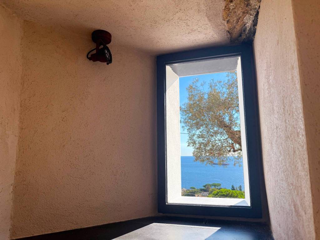 Appartamento a Genova in Via Maggiolo di Nervi - Foto 4