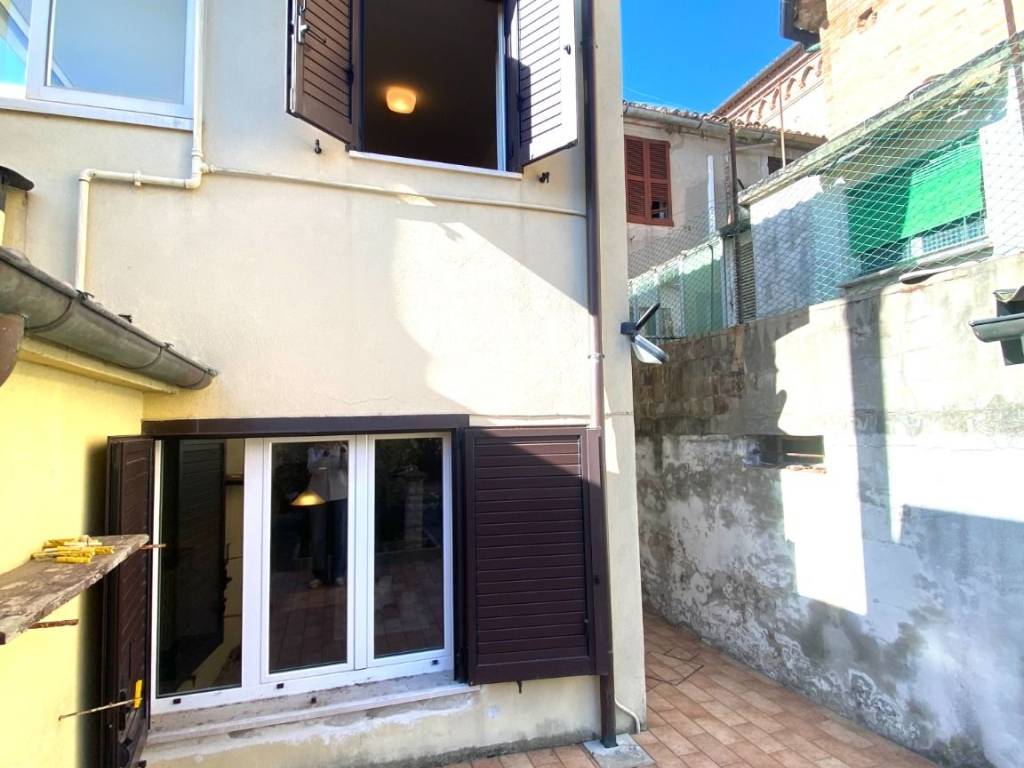 Casa indipendente a Mondolfo in Via Camillo Benso di Cavour, 31 - Foto 2