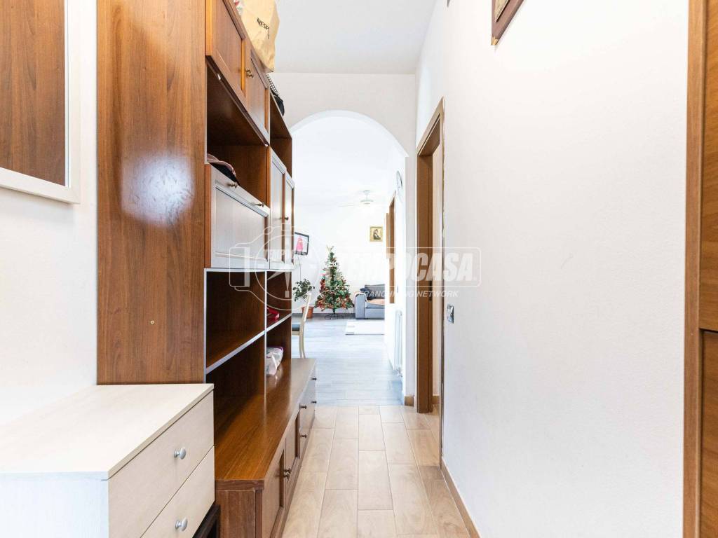 Appartamento a Alzate brianza in Via Redipuglia 26 - Foto 2