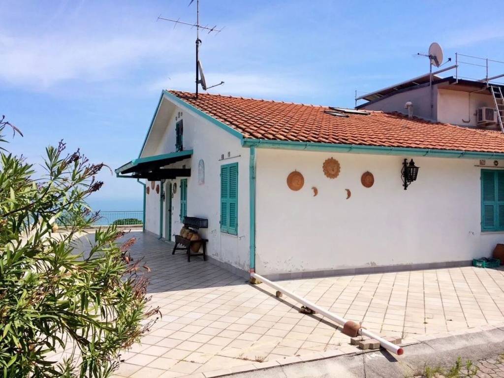 Villa a Fermo in Contrada Alberelli No Number - Foto 2