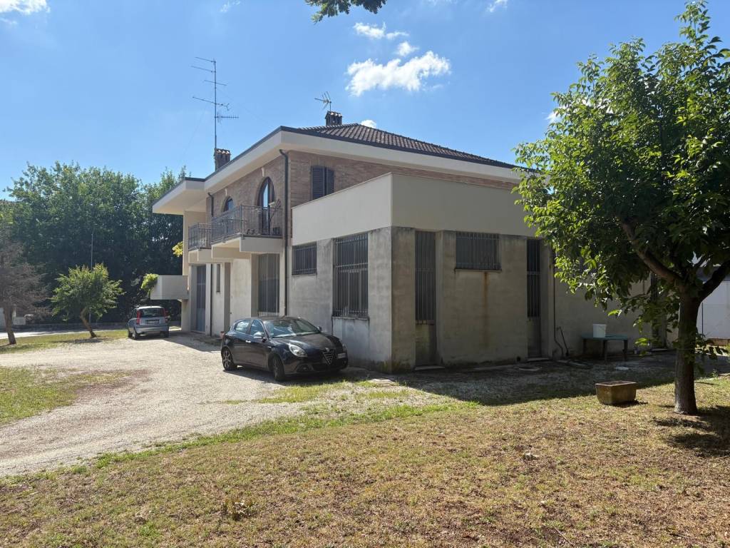 Immobile a Montecassiano in Via dell'Artigianato, 23 - Foto 3