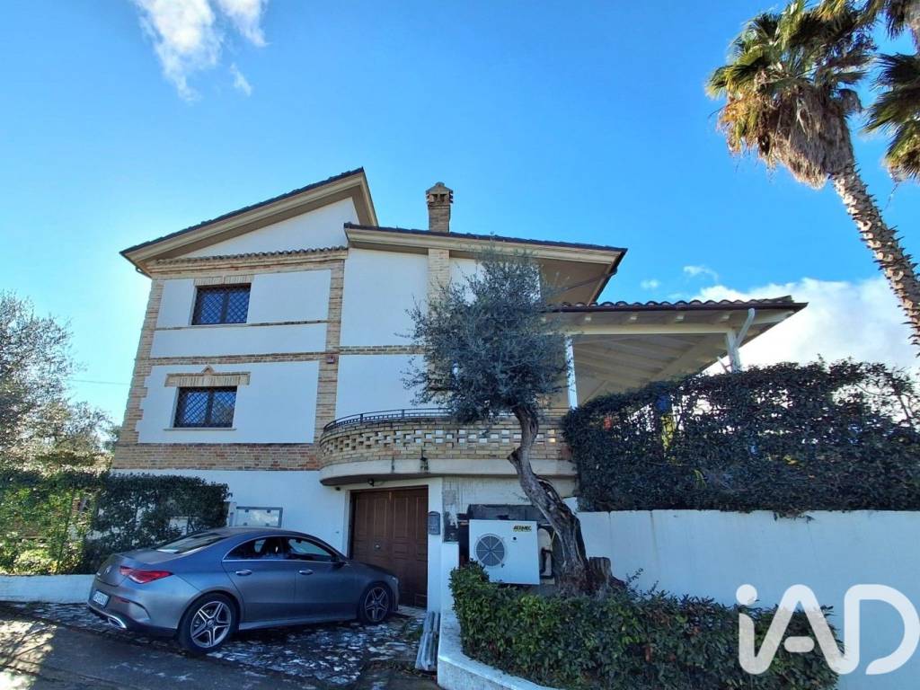 Villa a Pianella in Viale ANCONA - Foto 2