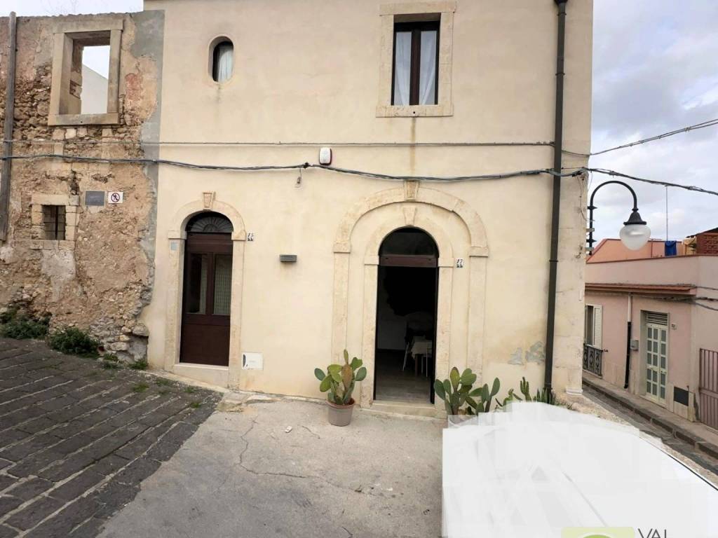 Casa indipendente a Noto in Via Enrico Amante, 48 - Foto 2