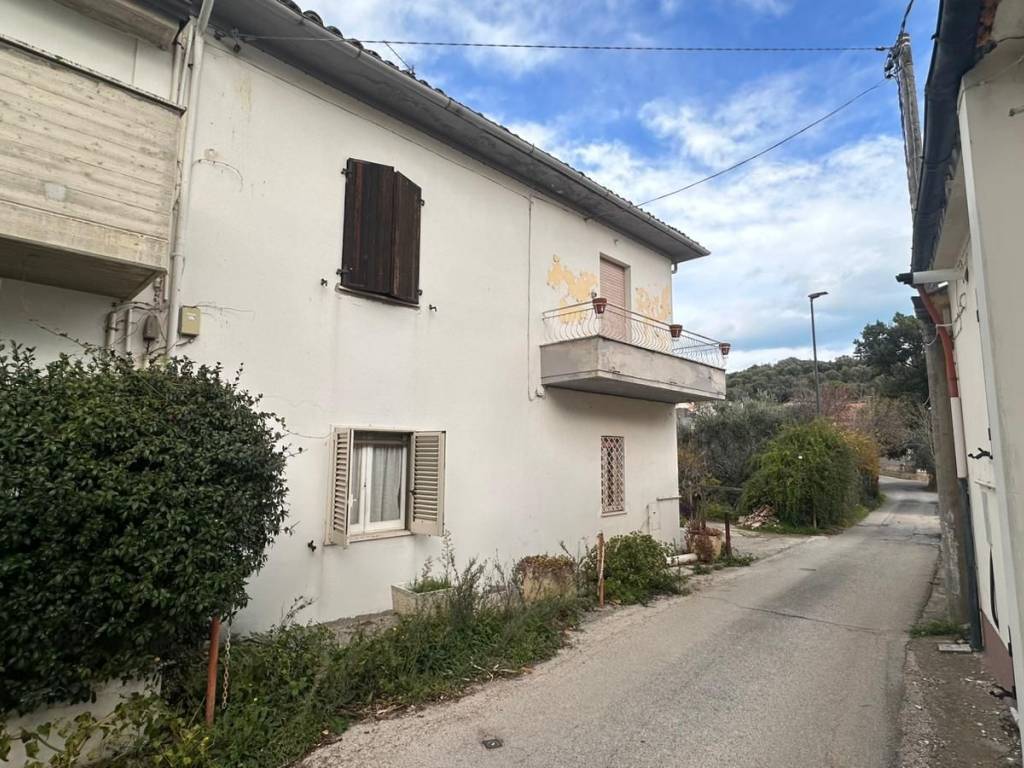 Rustico / casale a Pescara in Strada Valle Fuzzina, 49 - Foto 2