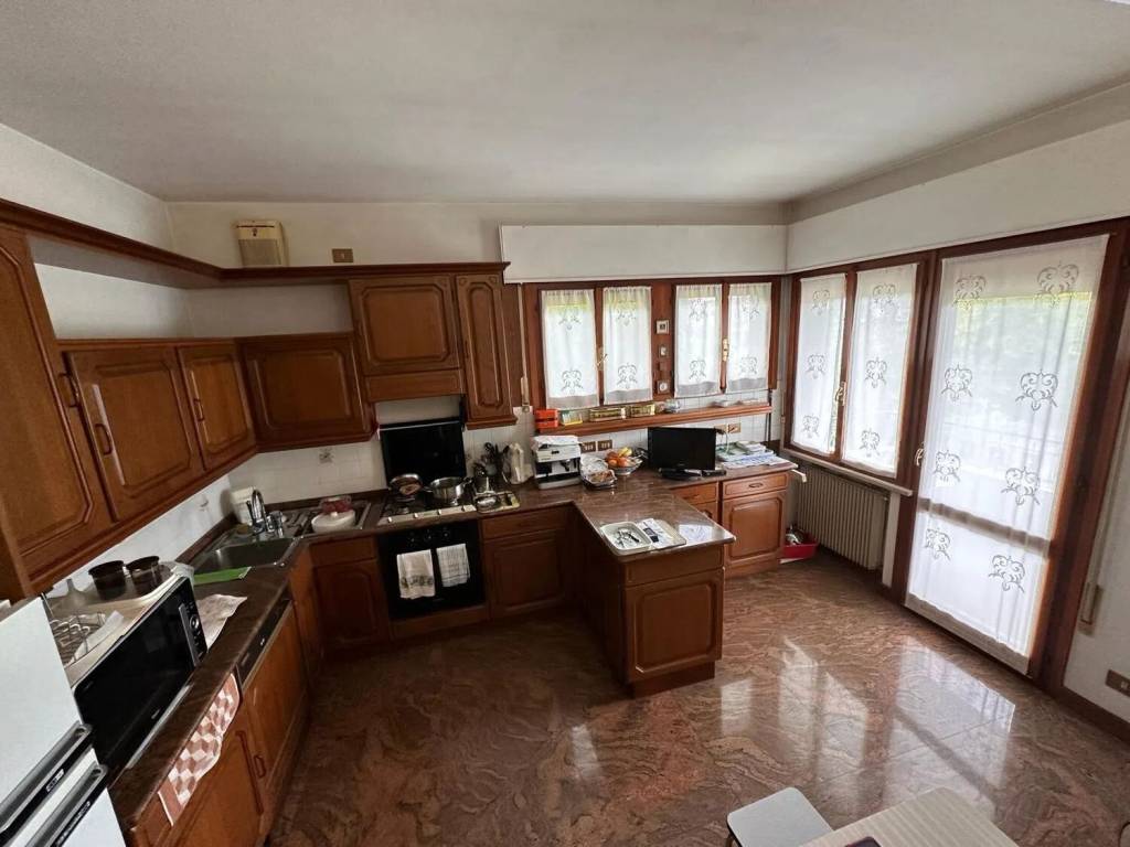 Villa a Ponzano veneto in Via Roma - Foto 2