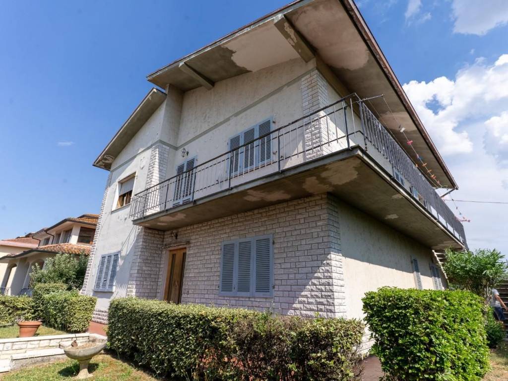 Villetta a schiera a Cerreto guidi in Strada Provinciale Lazzeretto-Lamporecchio-Pistoia - Foto 2
