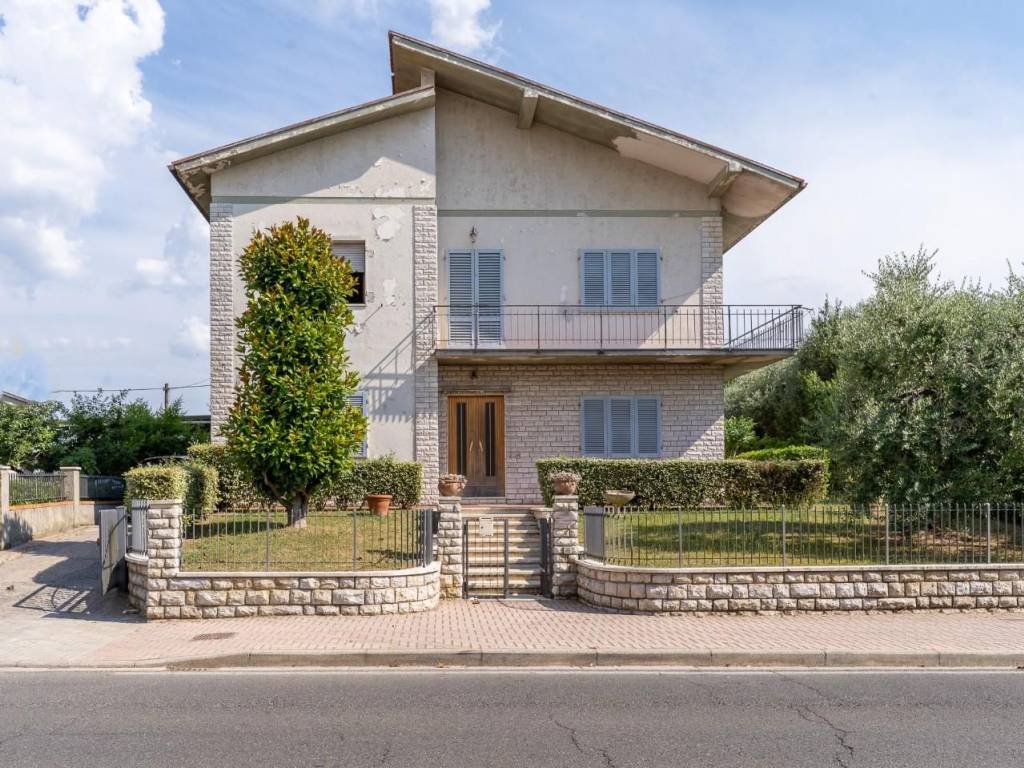 Villetta a schiera a Cerreto guidi in Strada Provinciale Lazzeretto-Lamporecchio-Pistoia - Foto 4