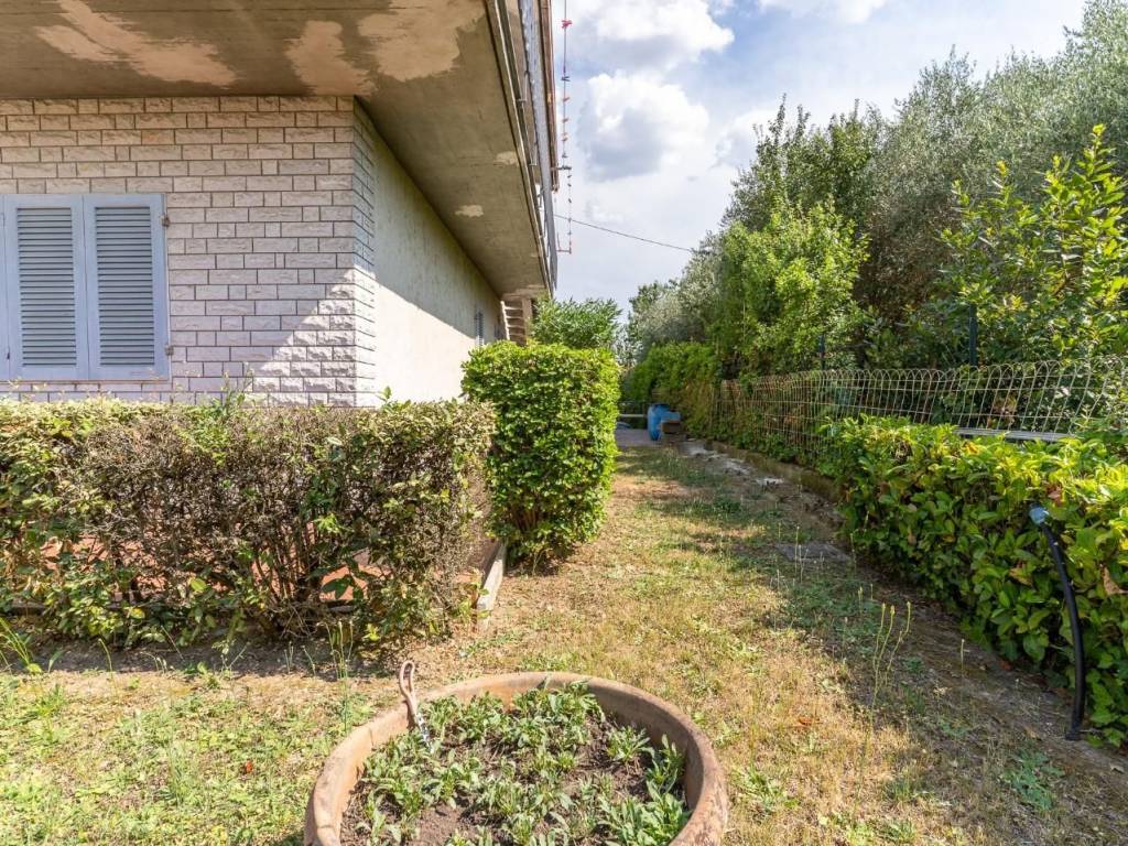 Villetta a schiera a Cerreto guidi in Strada Provinciale Lazzeretto-Lamporecchio-Pistoia - Foto 5
