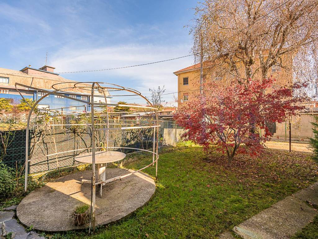 Villa a Cossato in Via Piero Maffei, 375 - Foto 2