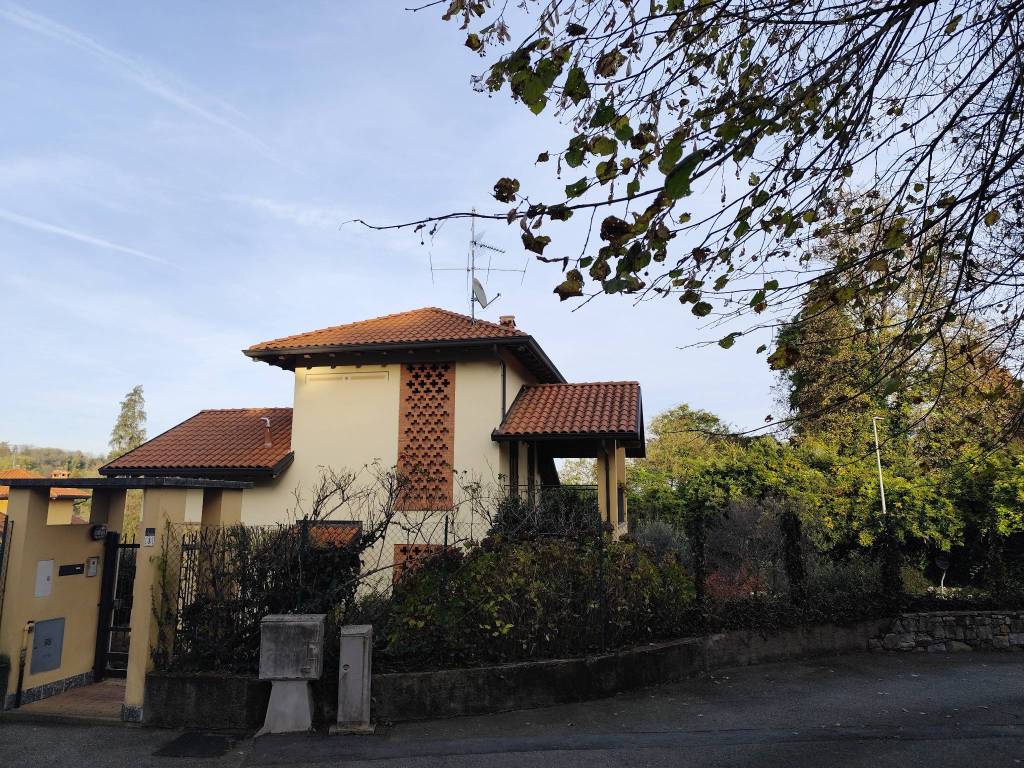 Villa a Oleggio castello in Via Maglio, 3 - Foto 3