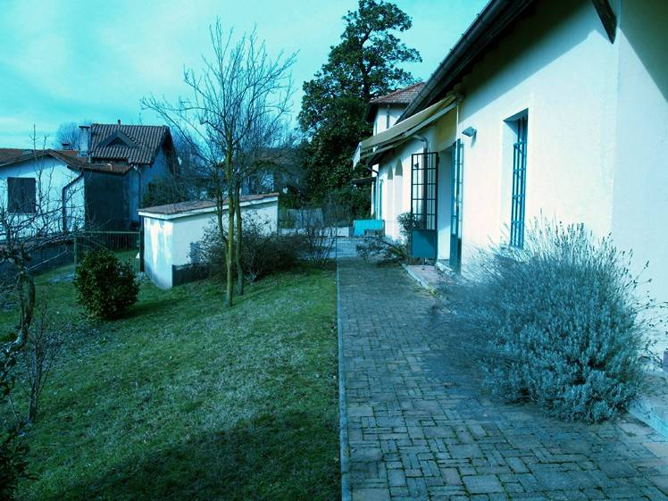 Villa a Somma lombardo in Via Edmondo De Amicis, 22 - Foto 5