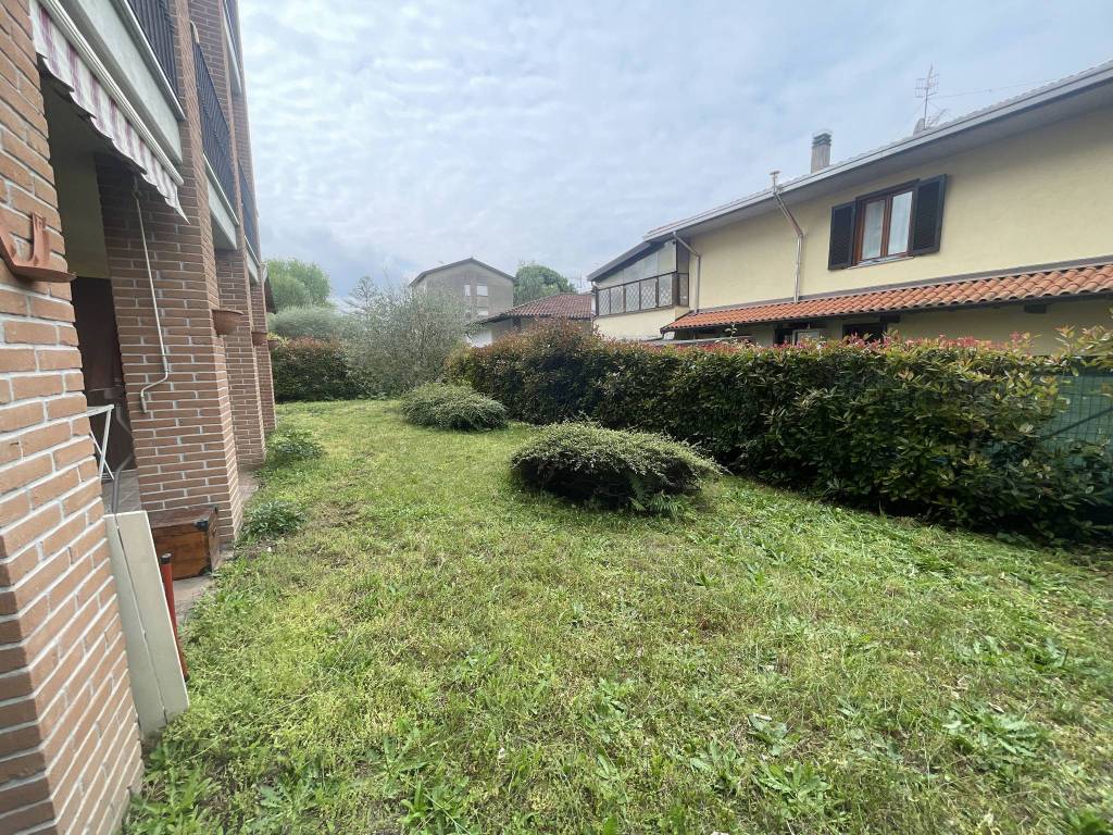 Appartamento a Angera in Via Mincio - Foto 3