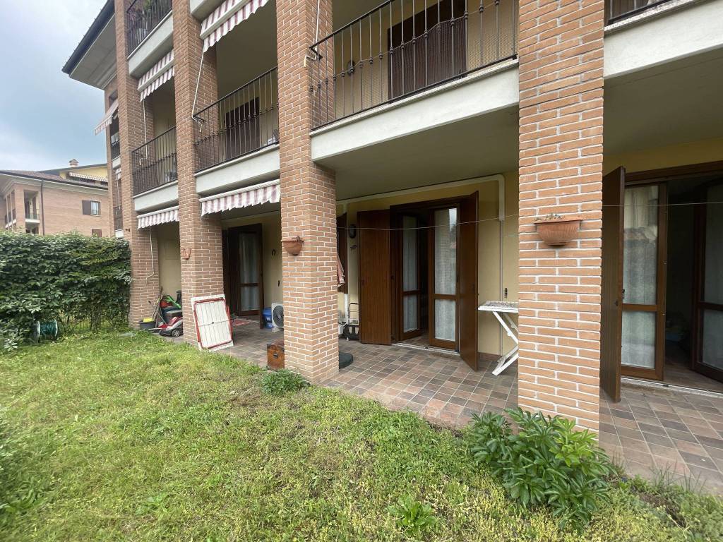 Appartamento a Angera in Via Mincio - Foto 4