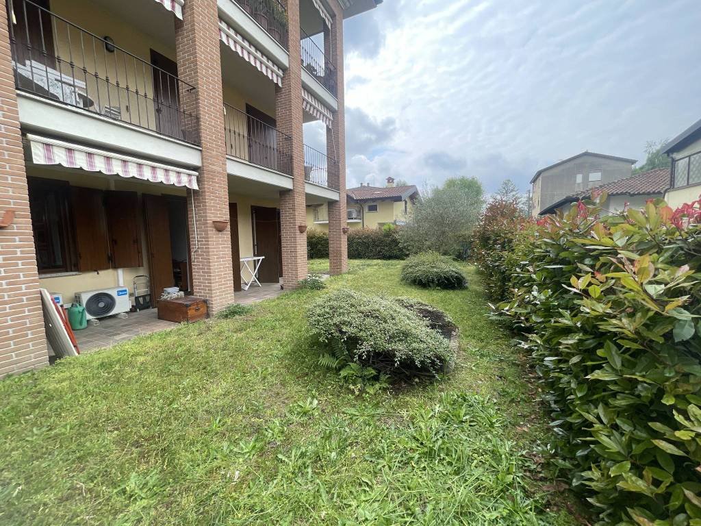 Appartamento a Angera in Via Mincio - Foto 5