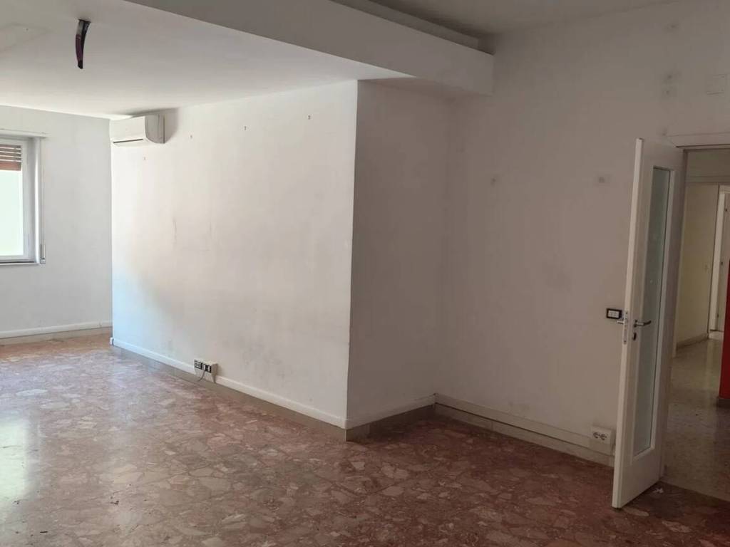 Appartamento a Reggio calabria in Via Santa Lucia Al Parco, 11 - Foto 5