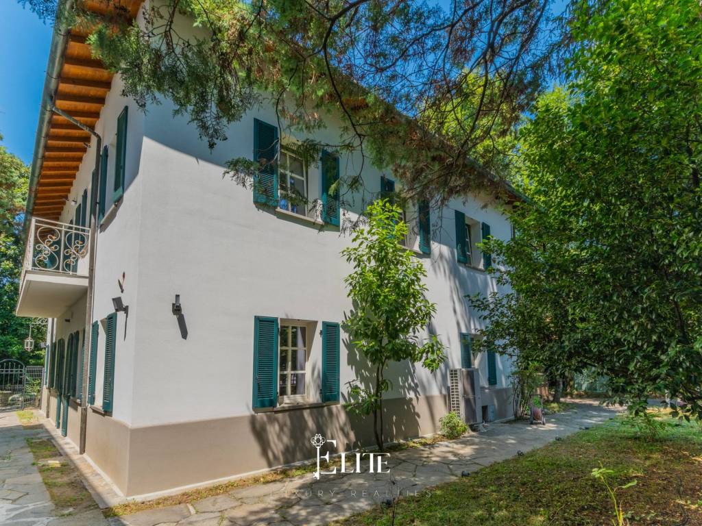 Villa a Sesto calende in Via Vittorio Veneto - Foto 3