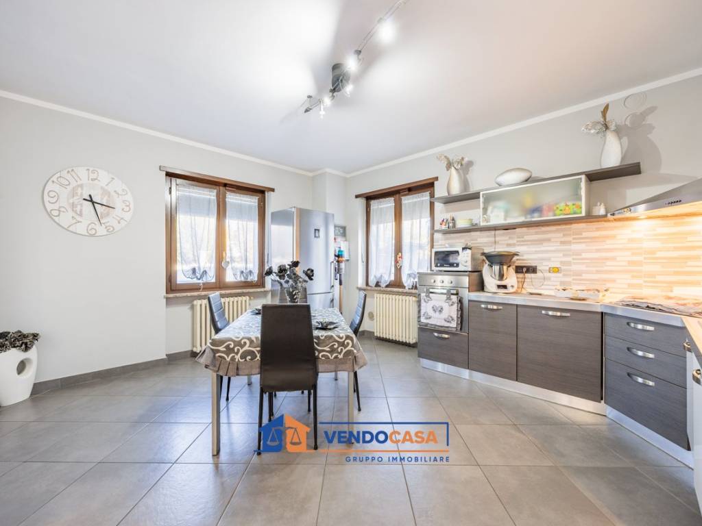 Villa a Caramagna piemonte in Via Camillo Benso di Cavour - Foto 4