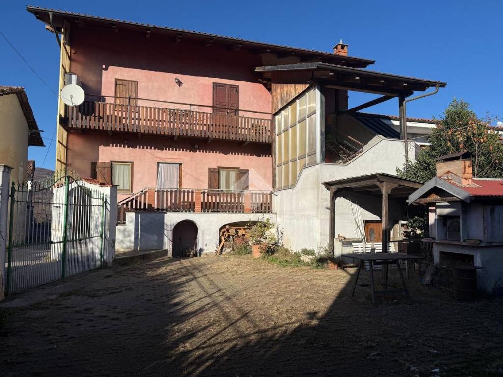 Palazzo / stabile a Bricherasio in Str. Rivà, 13 - Foto 2