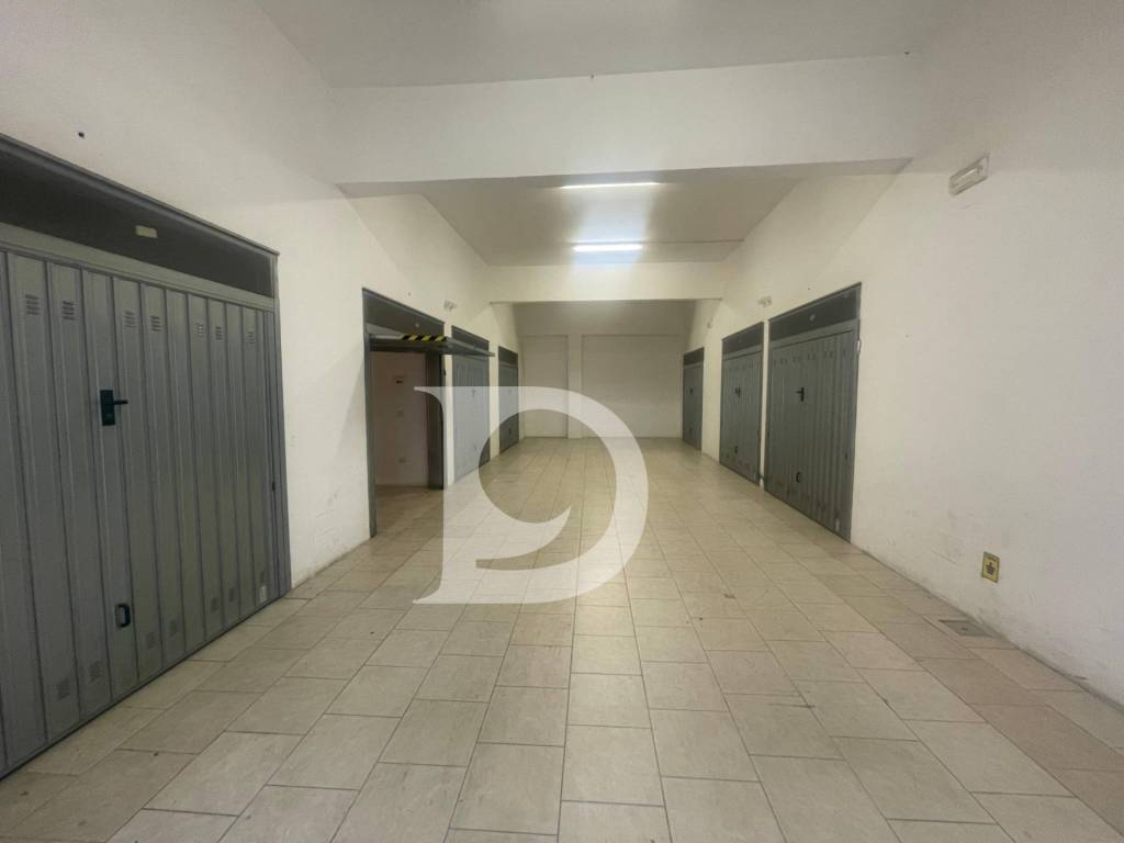 Box / garage a Pescara in Corso Vittorio Emanuele - Foto 2