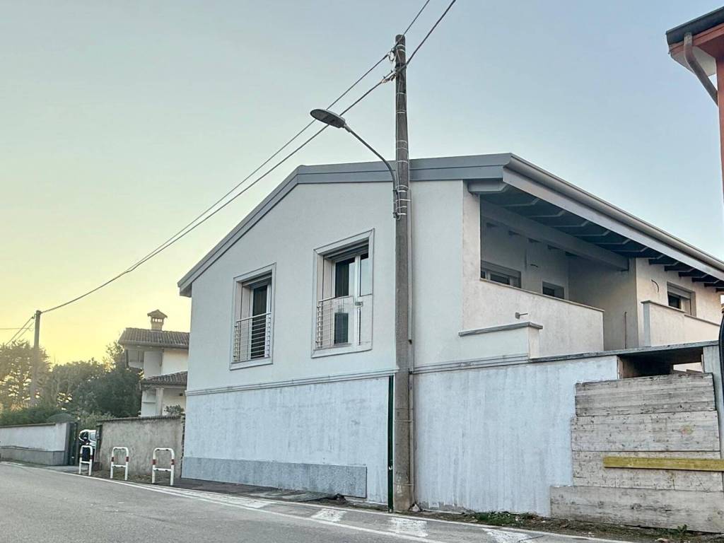 Appartamento a Uboldo in Via Padania - Foto 2