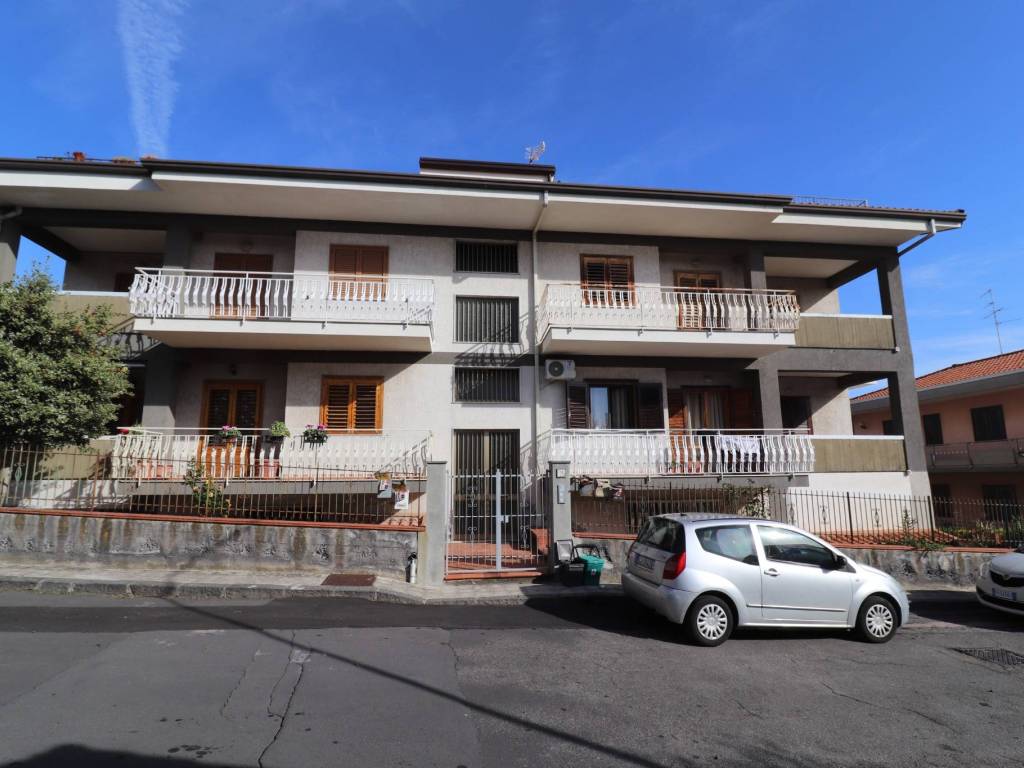 Appartamento a Zafferana etnea in Via Gaetano Nicolosi, 13 - Foto 4