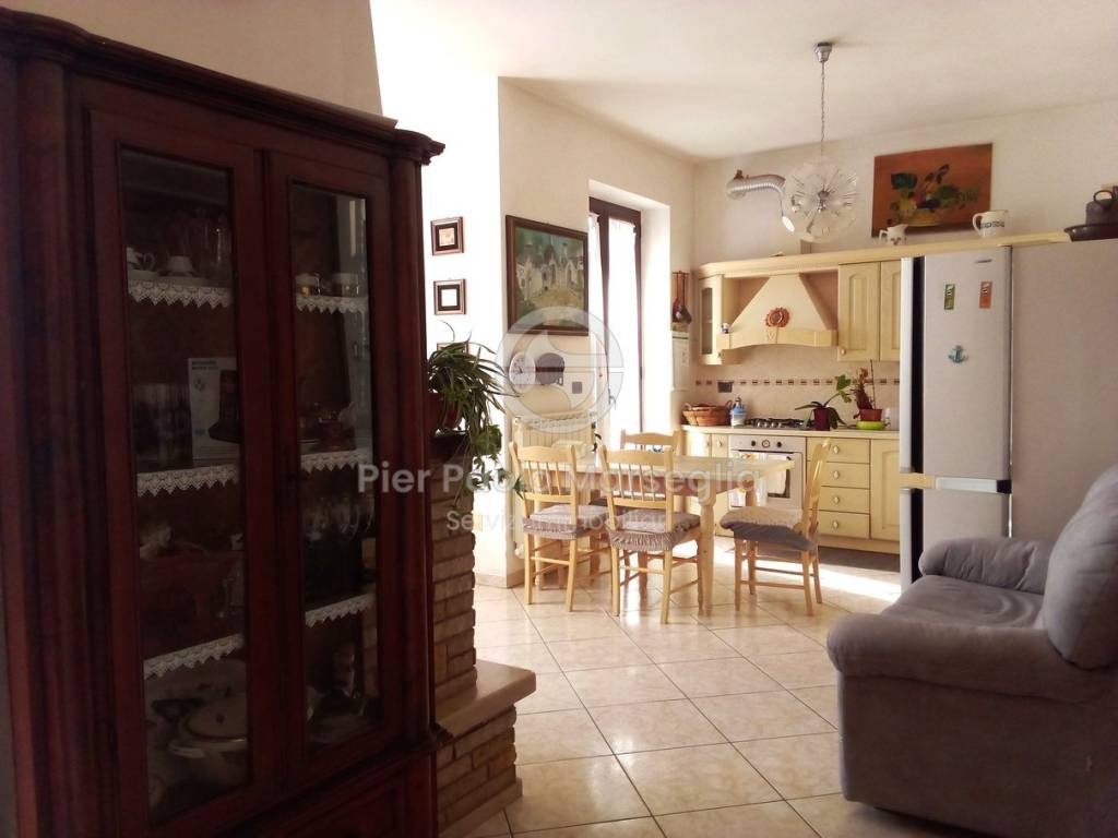 Appartamento a Carovigno in Via Vittorio Veneto - Foto 4