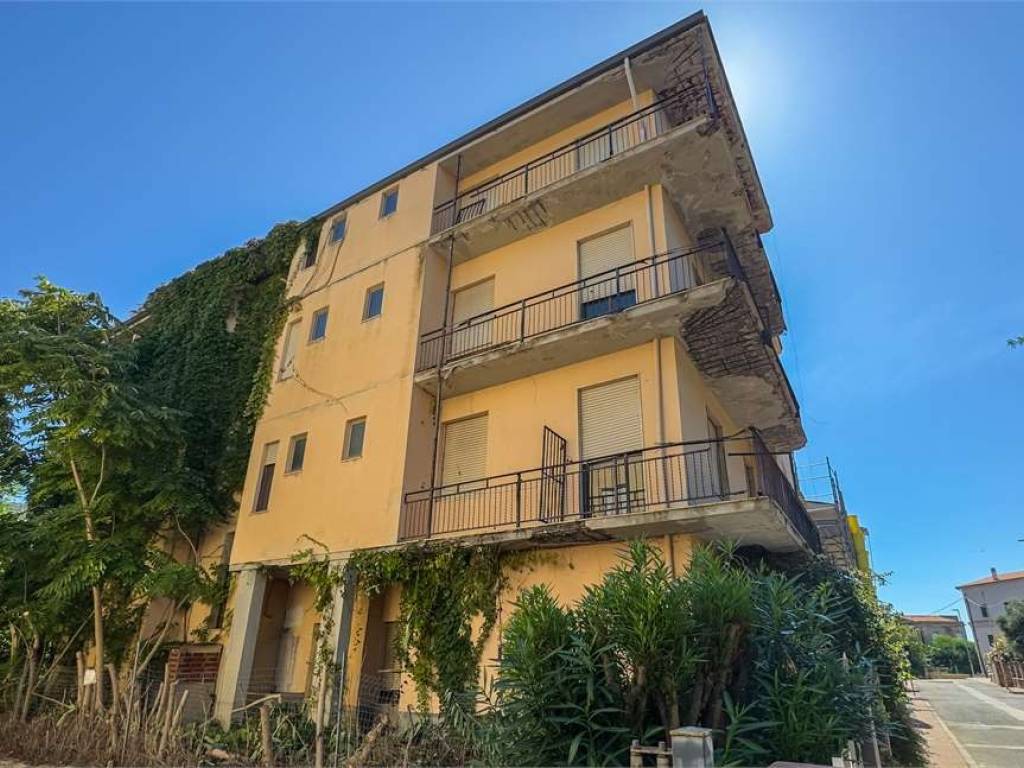 Palazzo / stabile a Bosa in via Grazia Deledda, 0 - Foto 3