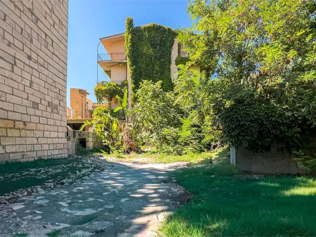 Palazzo / stabile a Bosa in via Grazia Deledda, 0 - Foto 4