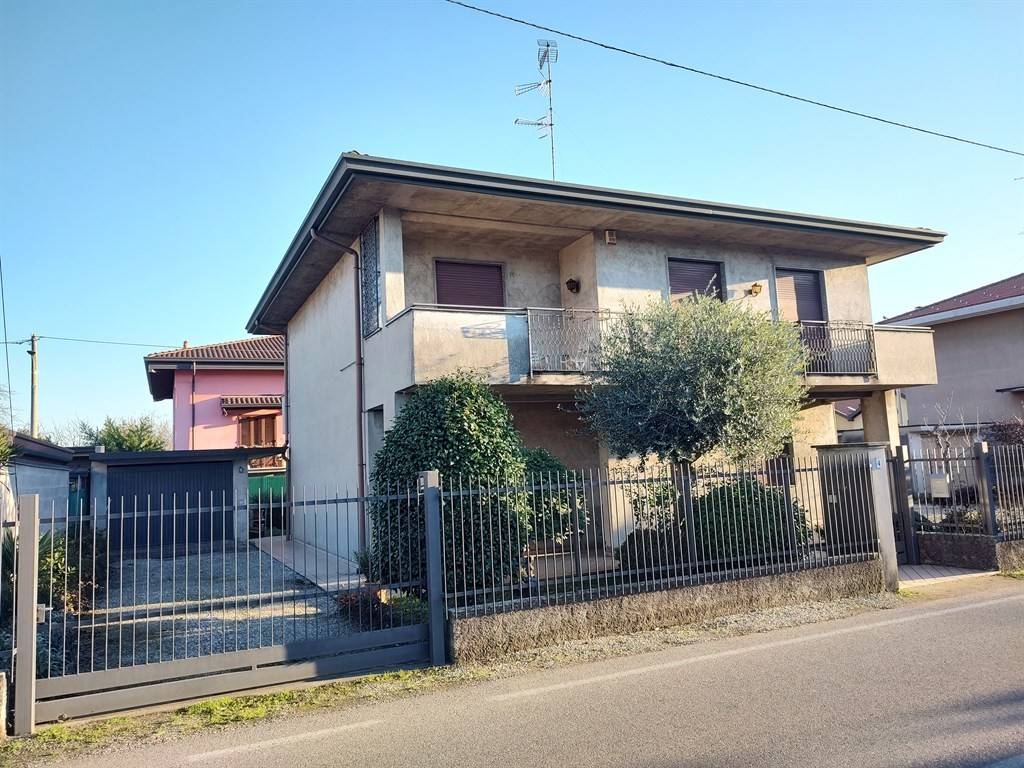 Villa a Cardano al campo in via dei chiosetti, 4 - Foto 5