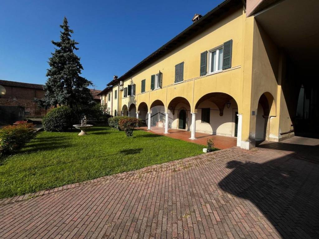 Appartamento a Castel mella in Piazza S. Siro, 9 - Foto 2